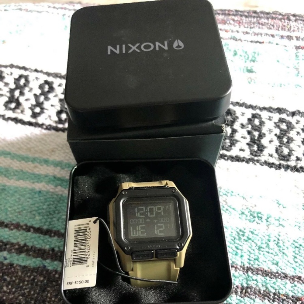 Nixon Regulus